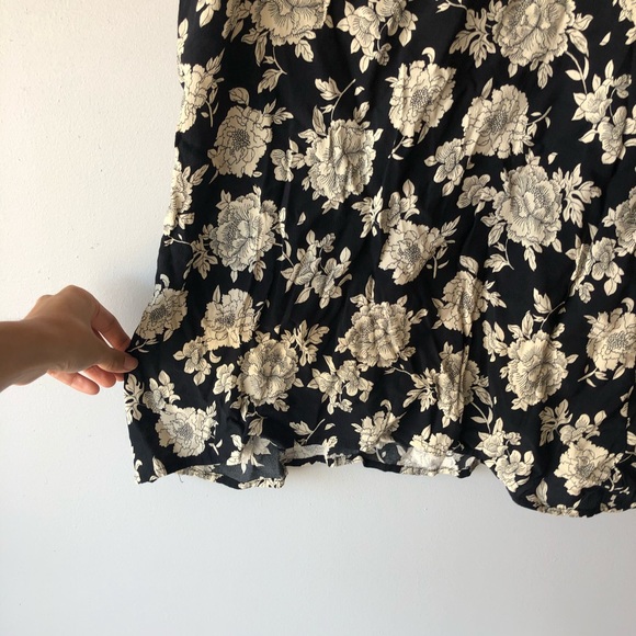 Brandy Melville Black and White Floral Short Dress - Picture 3 of 7